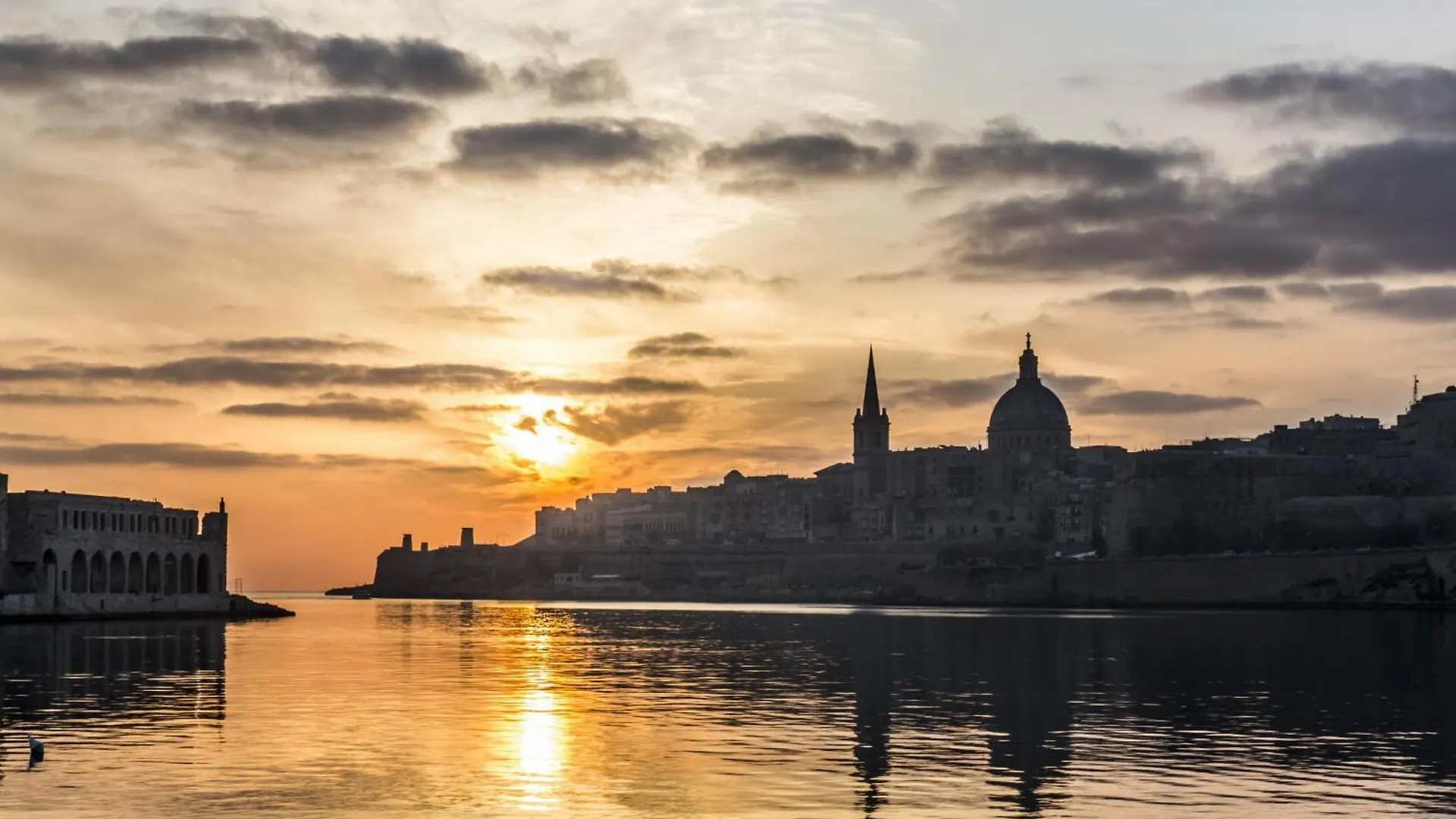 Apartment Central Sliema 3-Bedroom Retreat